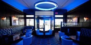 اللون الازرق